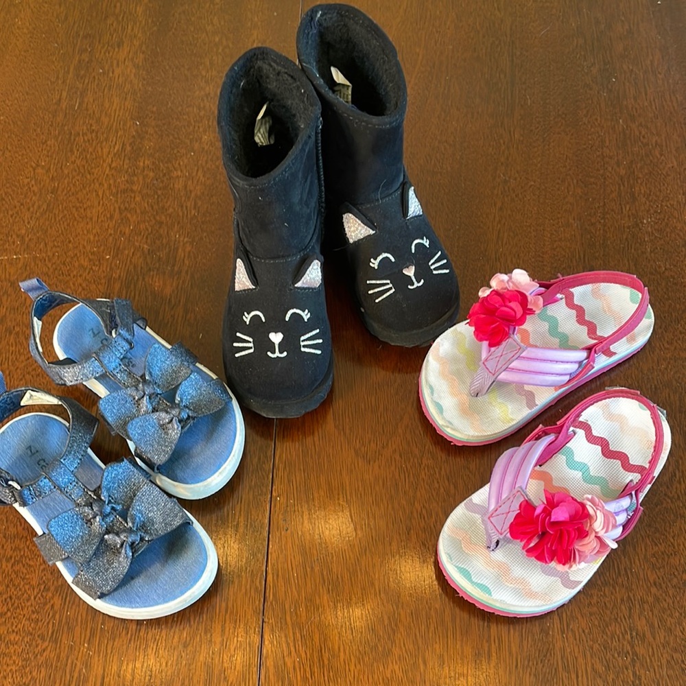Size 7 bundle lot 3 pair of shoes warm boots blue sandals flower flip flops girl
